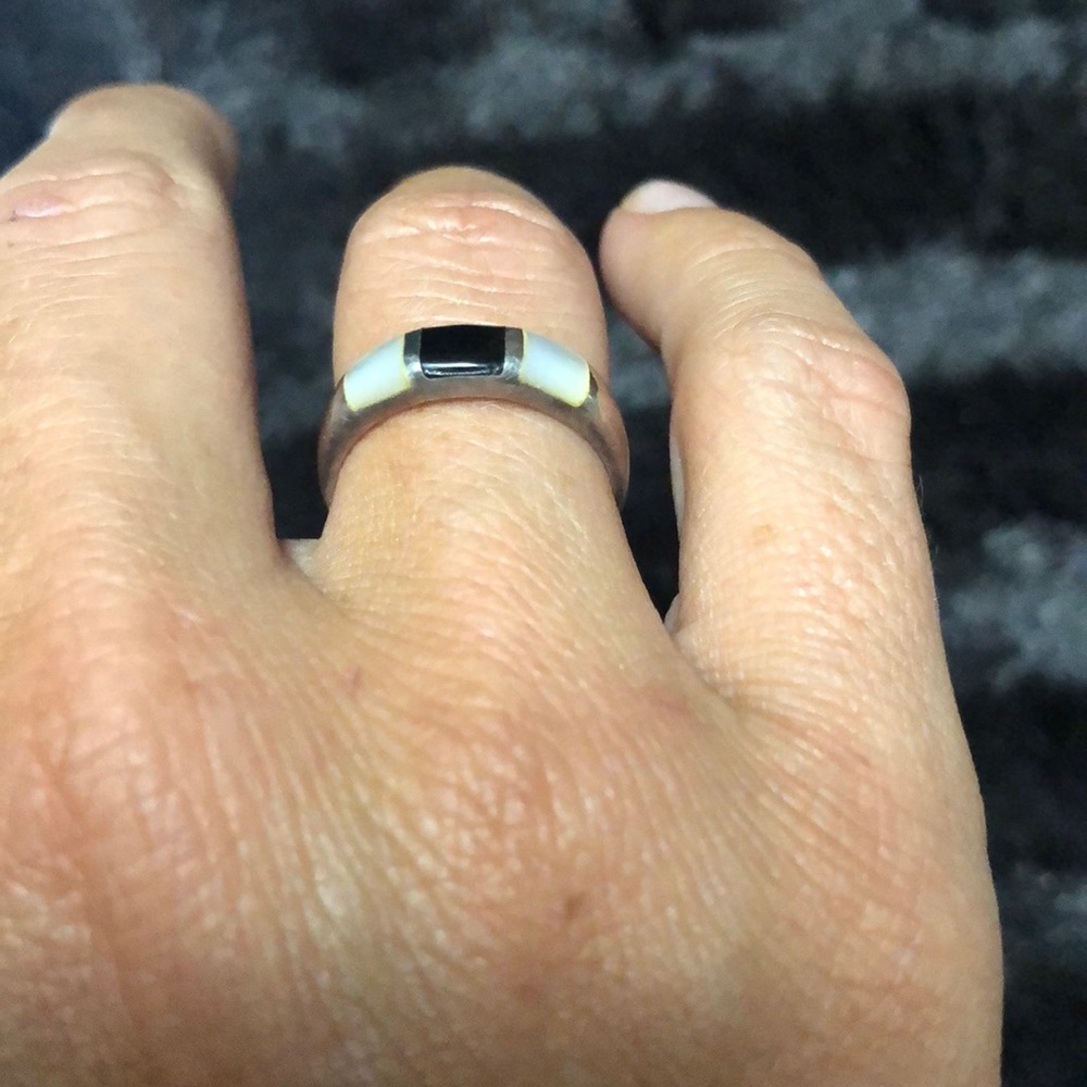 Ring - Picture 2 of 3